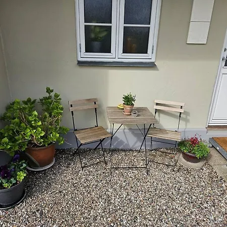 A Med Dejlig Gardhave Pa Thuro Kaeledyr Er Ikke Gratis Og Skal Tilfojes Svendborg