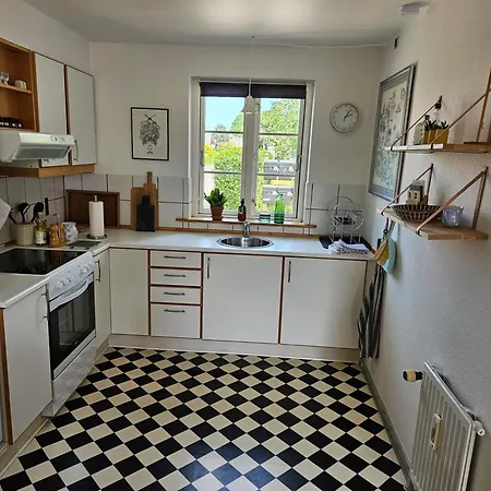 Apartment A Med Dejlig Gardhave Pa Thuro Kaeledyr Er Ikke Gratis Og Skal Tilfojes