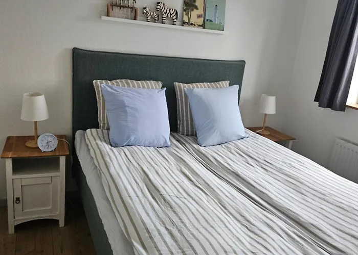 A Med Dejlig Gardhave Pa Thuro Kaeledyr Er Ikke Gratis Og Skal Tilfojes Apartamento