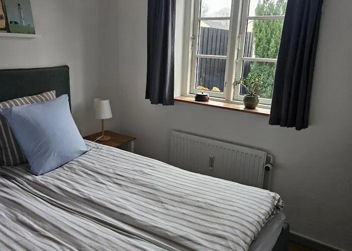 A Med Dejlig Gardhave Pa Thuro Kaeledyr Er Ikke Gratis Og Skal Tilfojes Svendborg